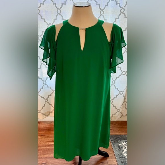 Vince Camuto Dresses & Skirts - Vince Camuto Elegant Green Dress